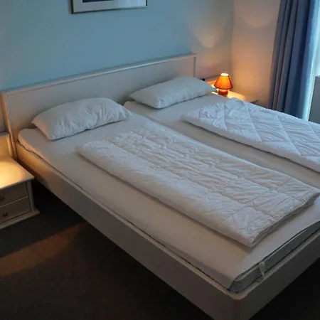 Haus Nordstrand 45152 * Goehren (Ruegen)